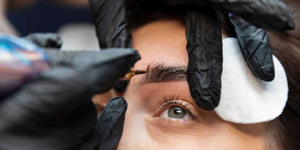 Discover the Top Benefits of Eyebrow Tinting