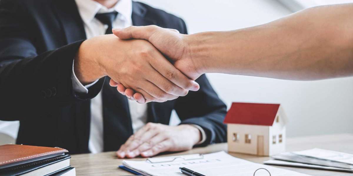 Benefits of Hiring a Real Estate Attorney Near Me for Closing Deals