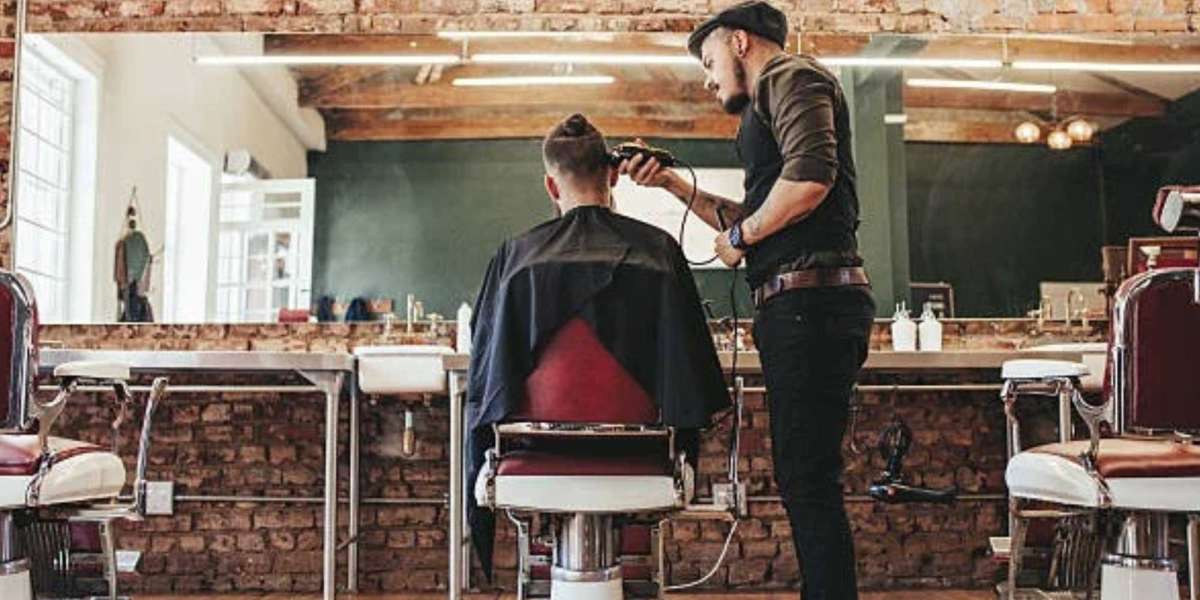 Best Hairstylists for Men in Clifton Karachi