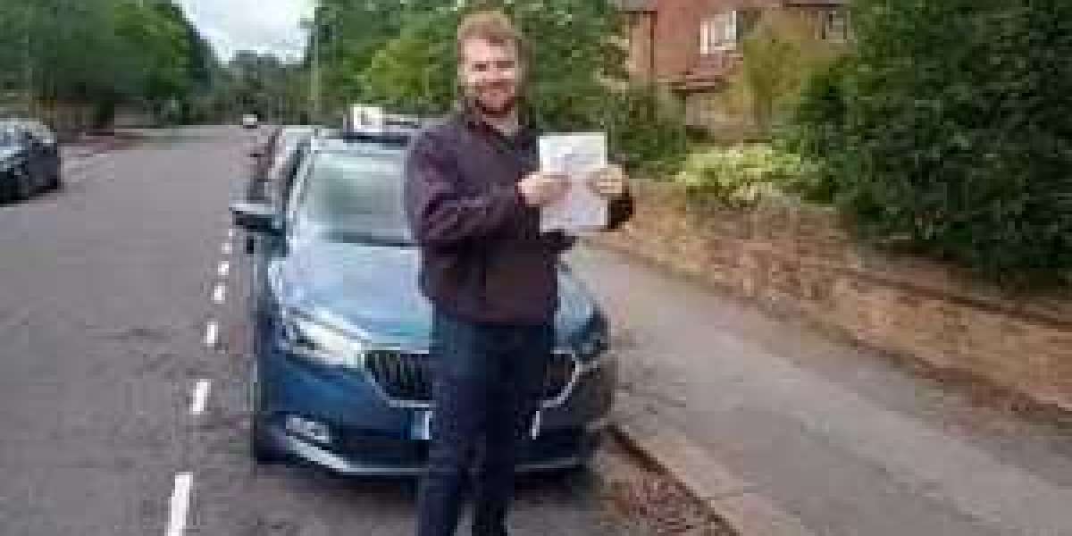 Which Features Should a Driving Test App Have for Learners?