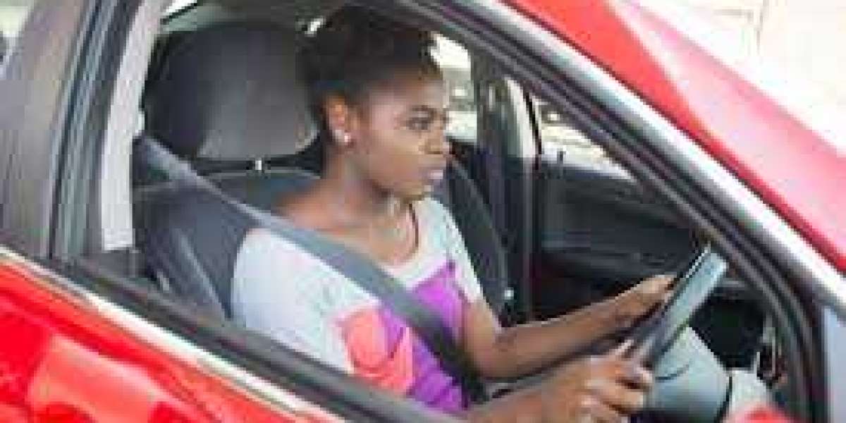 Finding the Right Driving School in London