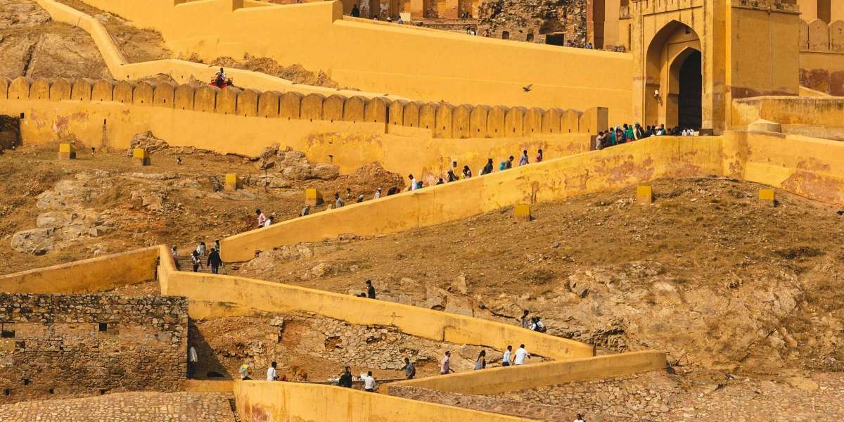 Best Taxi Service in Rajasthan – Travel Smart with CabsRajasthanTour
