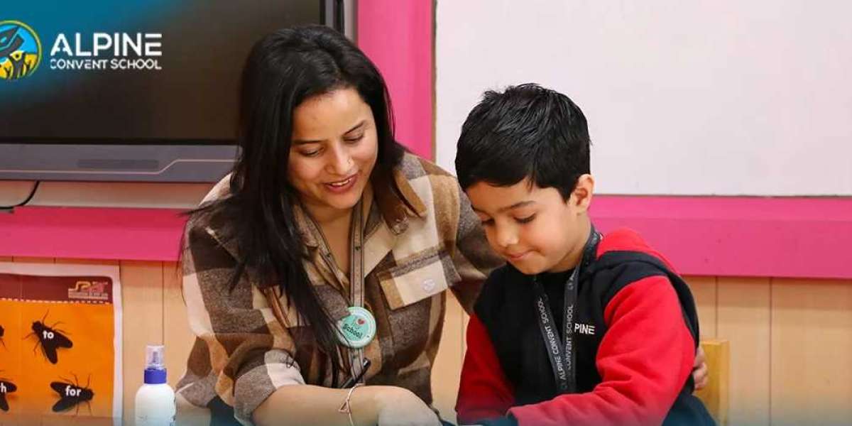 Inside the Curriculum: What Makes the Best School in Gurgaon Stand Out