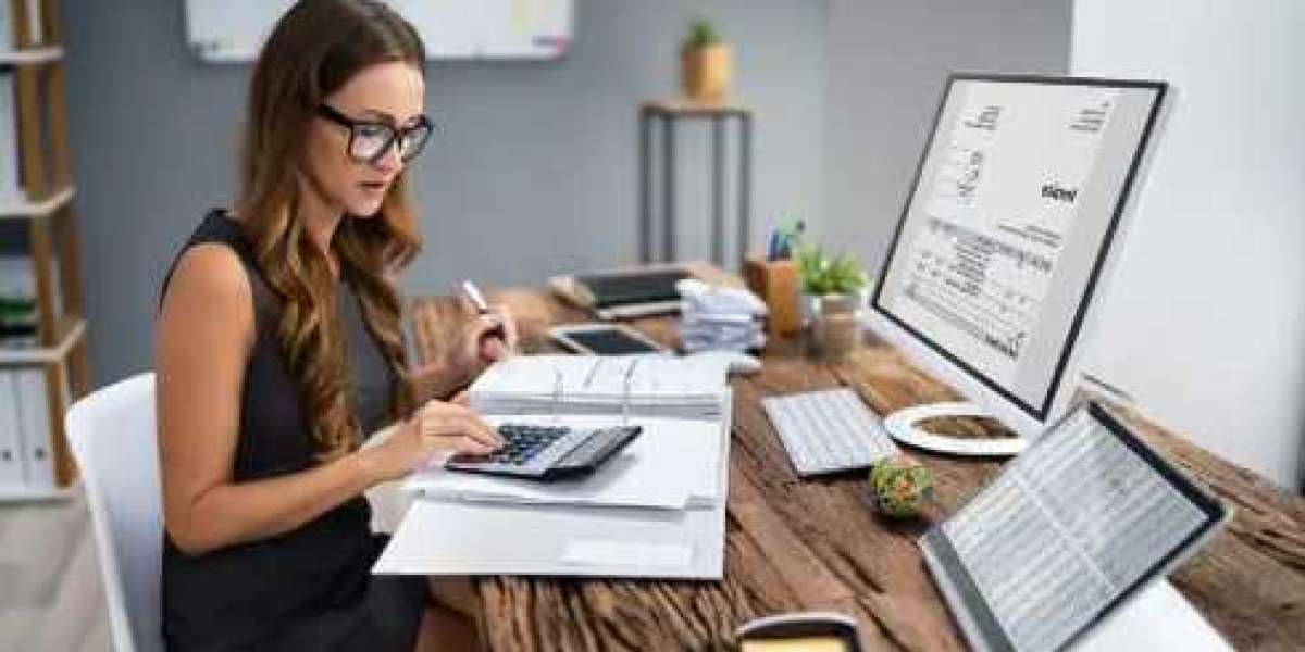 Are online tax advisors available outside normal business hours?