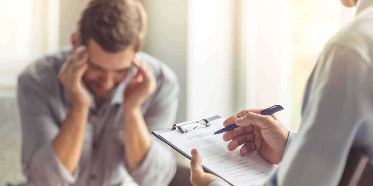 How Psychologist Caroline Goldsmith Helps People Overcome Overthinking