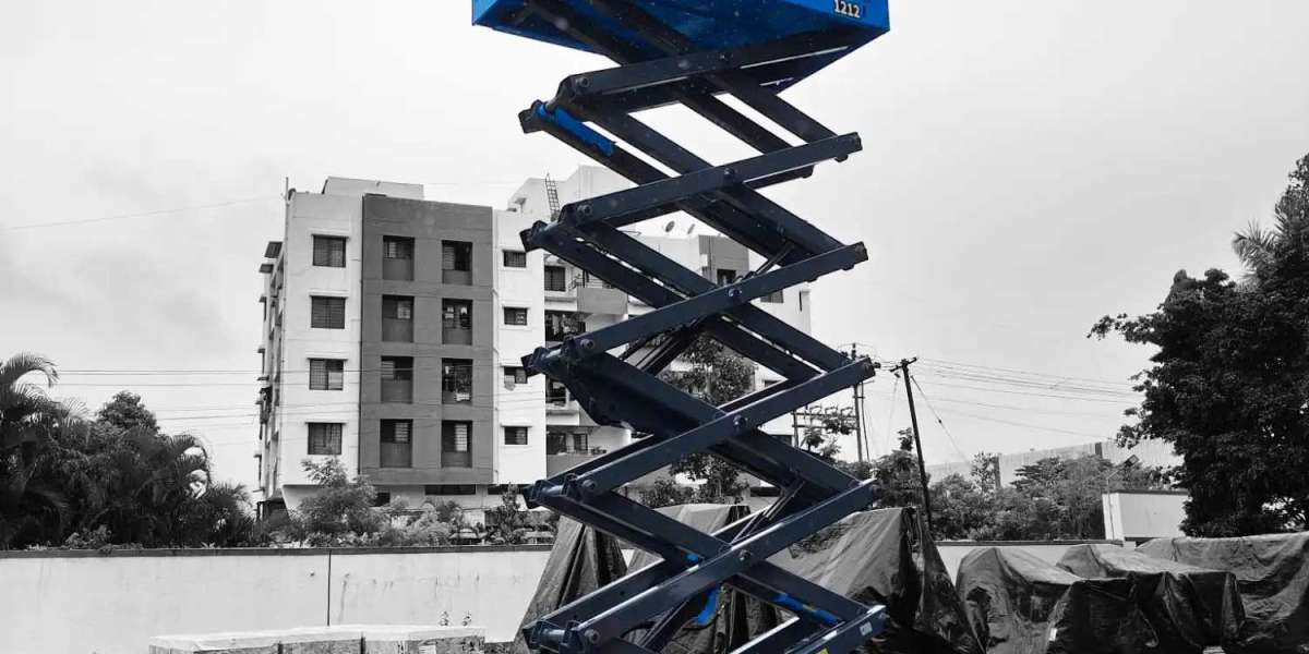 Enhancing Efficiency with Self Propelled Scissor Lift