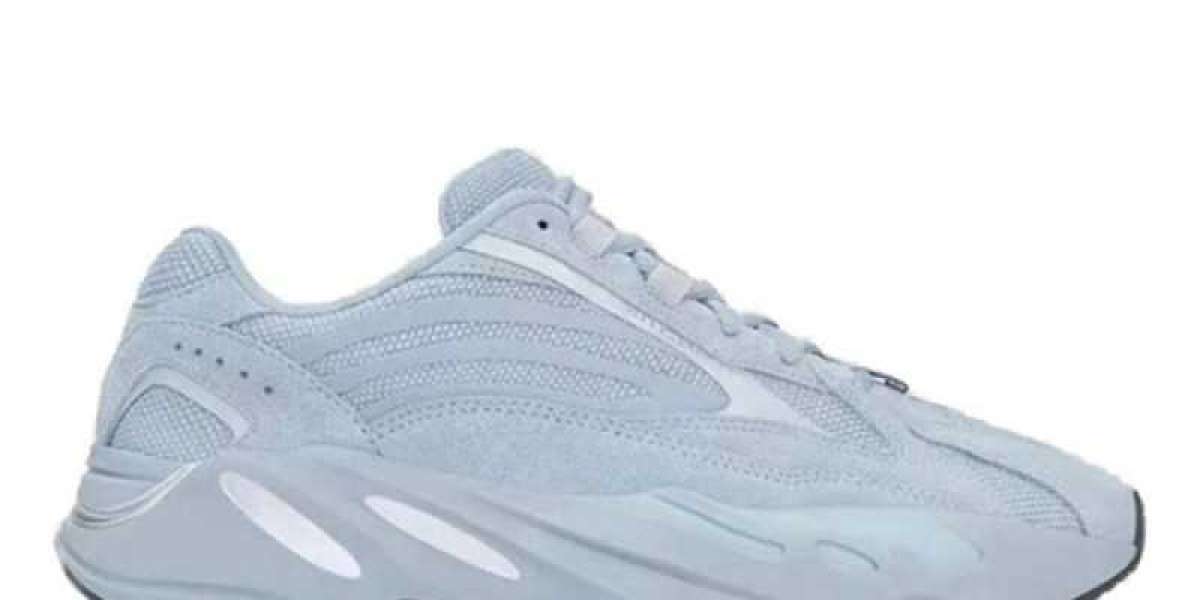Yeezy 700全系列選購與穿搭解析