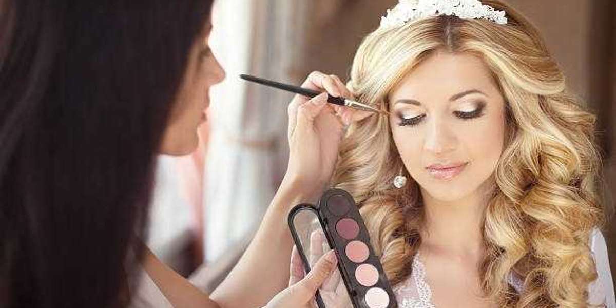 How Professional Makeup Services Create Lasting Impressions