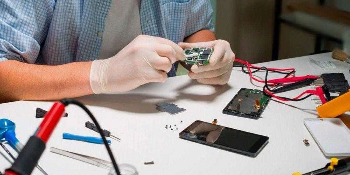 The Growing Demand for Certified Mobile Repair Technicians in Dubai