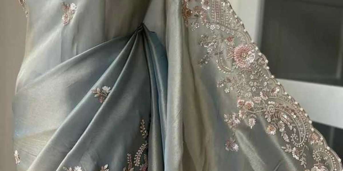 Party Wear Saree For Women: Celebrate Elegance & Glamour with Gulbhahar