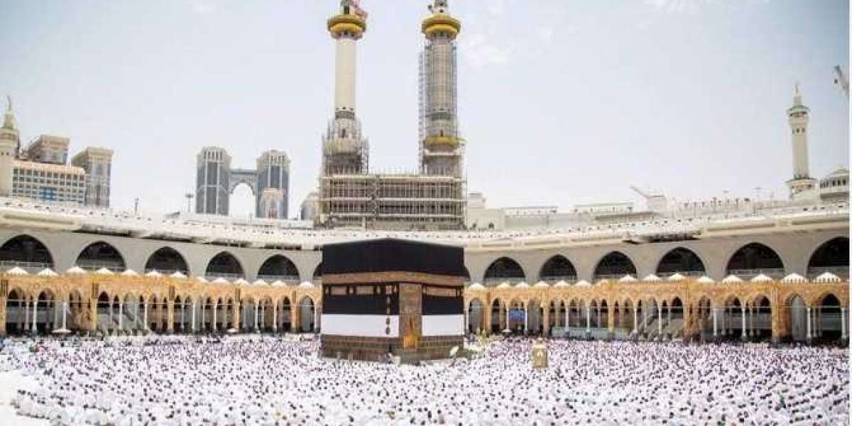 Which Umrah Travel Packages Give the Best Value for UK Residents