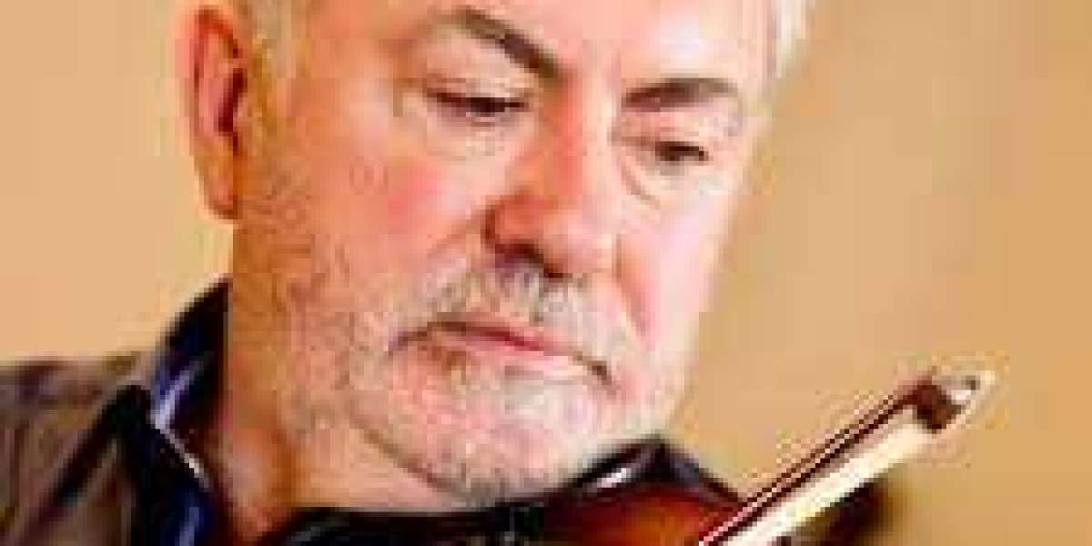 Understanding the Irish Fiddle Player in Traditional Irish Music