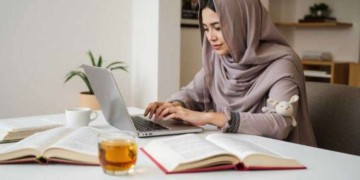 Top Benefits of Using a Professional Thesis Writing Service in the UAE