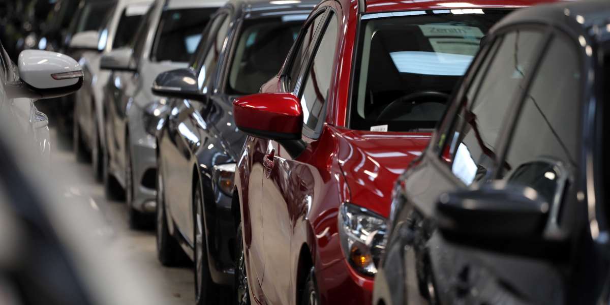 Best Providers for Monthly Car Rental in Sharjah