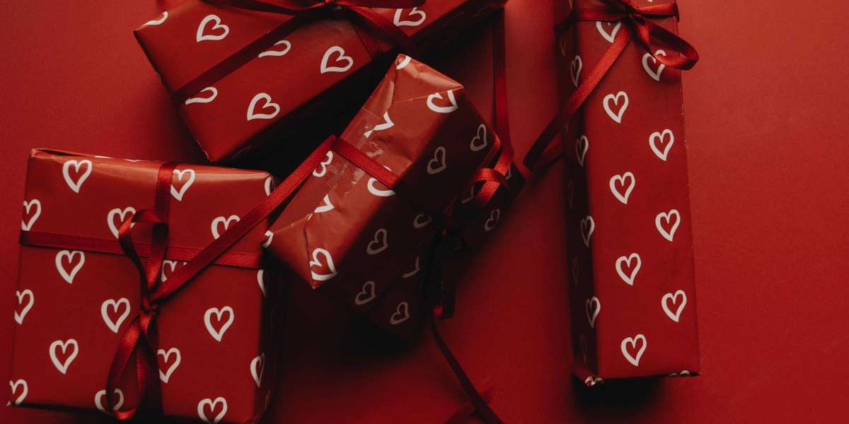 Valentine Day Gift Boxes: Perfect Presents to Wow Your Loved Ones