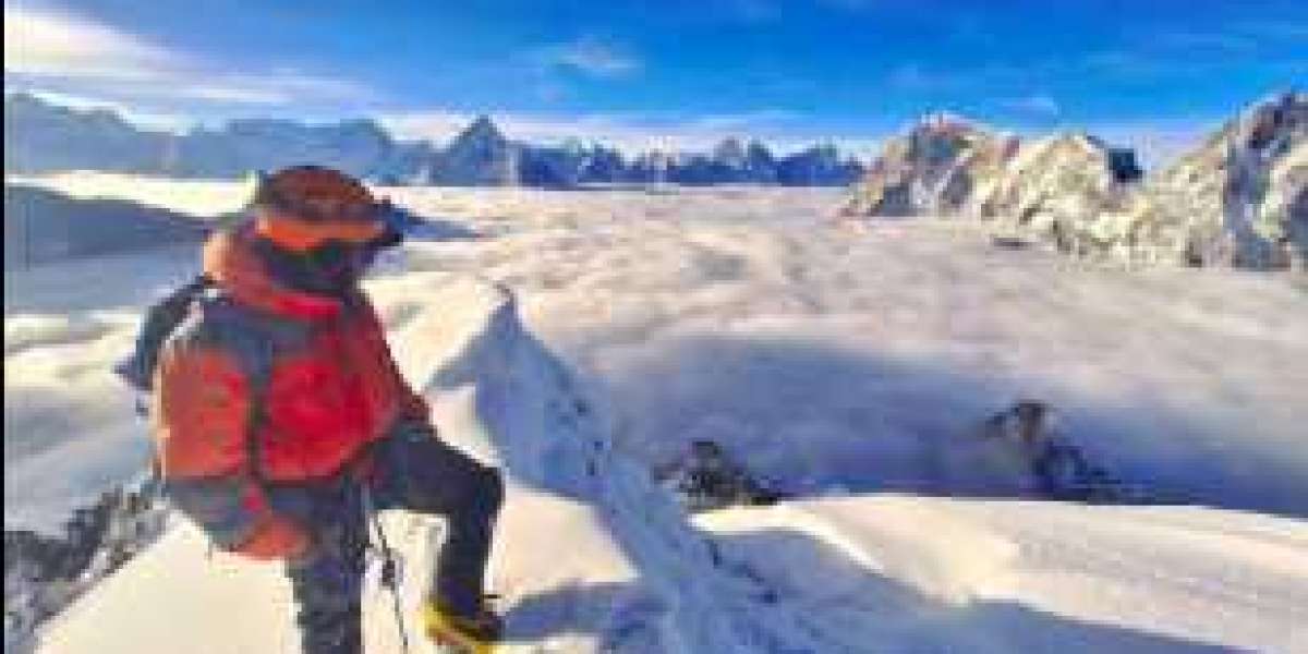 Chilled to the Bone: Cold Nights Near Everest Base Camp