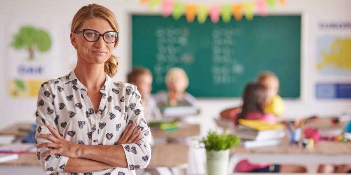 How to Find Teachers Email List for Business Campaigns?