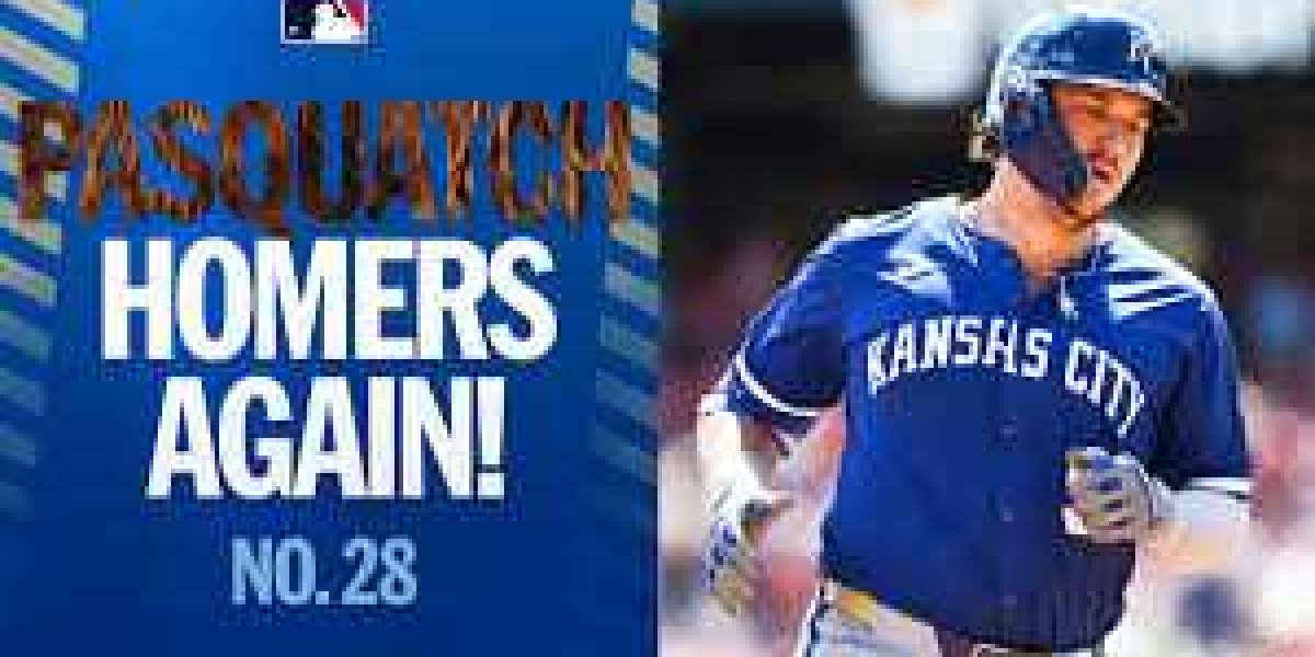 Royals exchange Freddy Fermin towards Padres for pitchers Ryan Bergert and Stephen Kolek