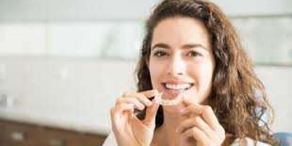 Teeth Aligners Dubai: Achieve a Perfect Smile with Clear Aligners