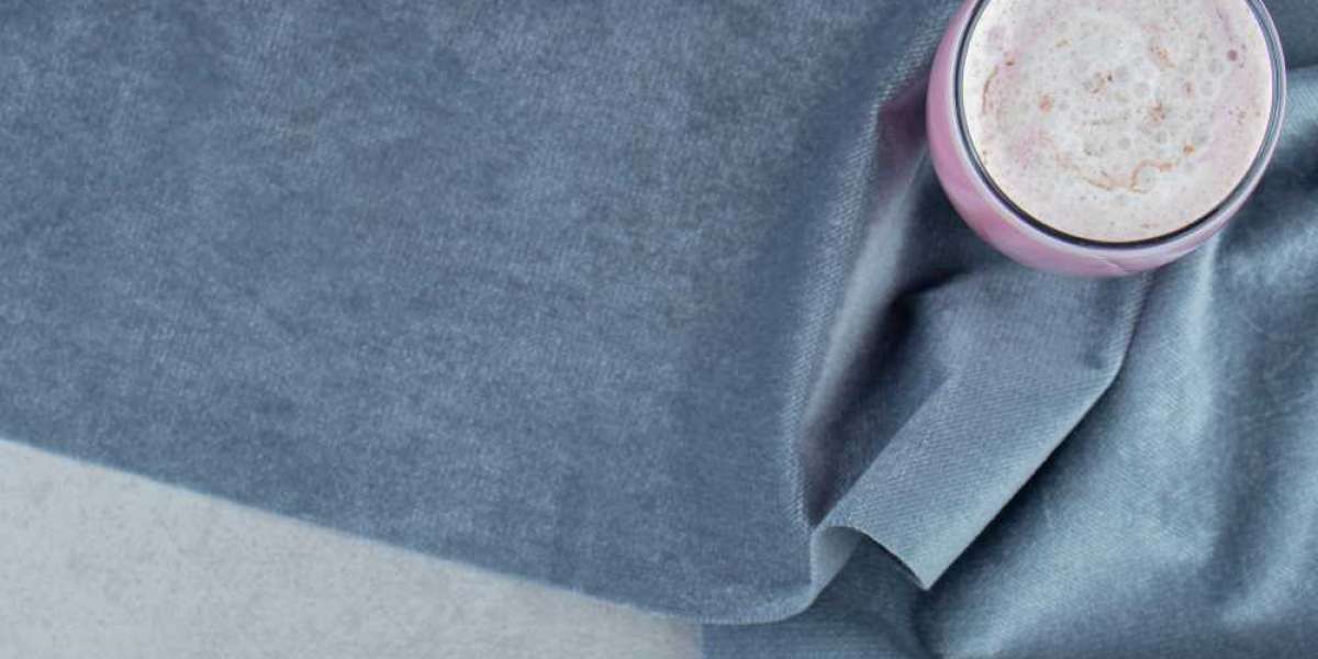 Small-Batch Linen Fabric Garmenting for European Startups