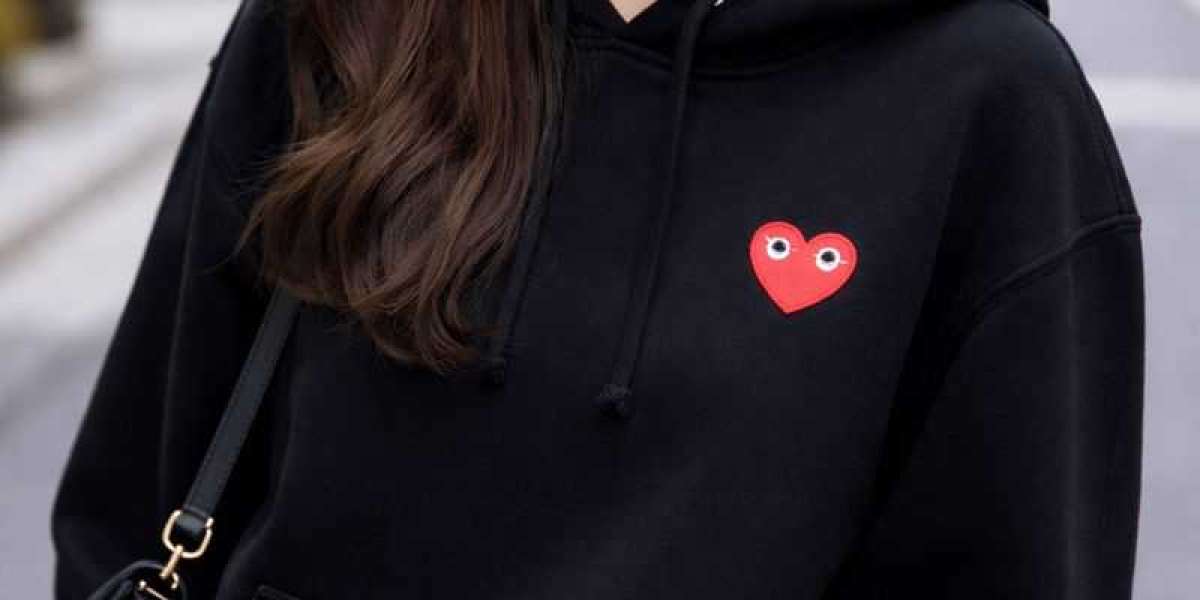 Comme des Garcons Singapore: A Complete Style Guide to CDG’s Iconic Fashion World