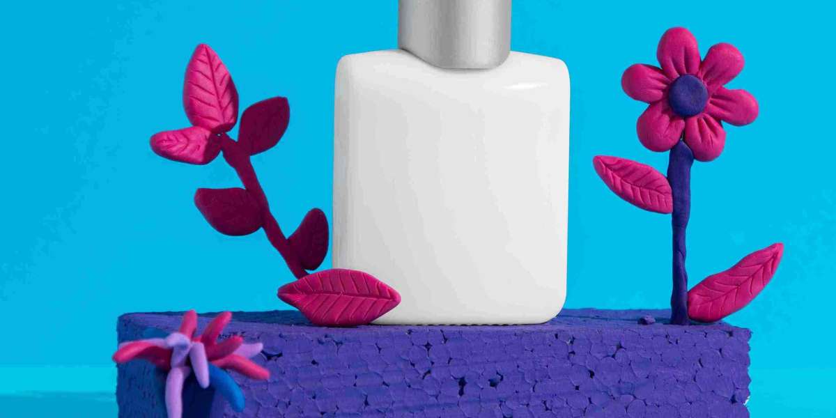 Layal Perfume: A Captivating Blend of Elegance with the Fresh Charm of Green Perfume