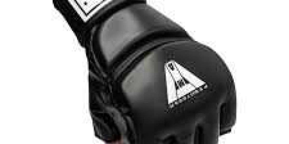 How to Choose the Best Training Gloves for Boxing and Fitness