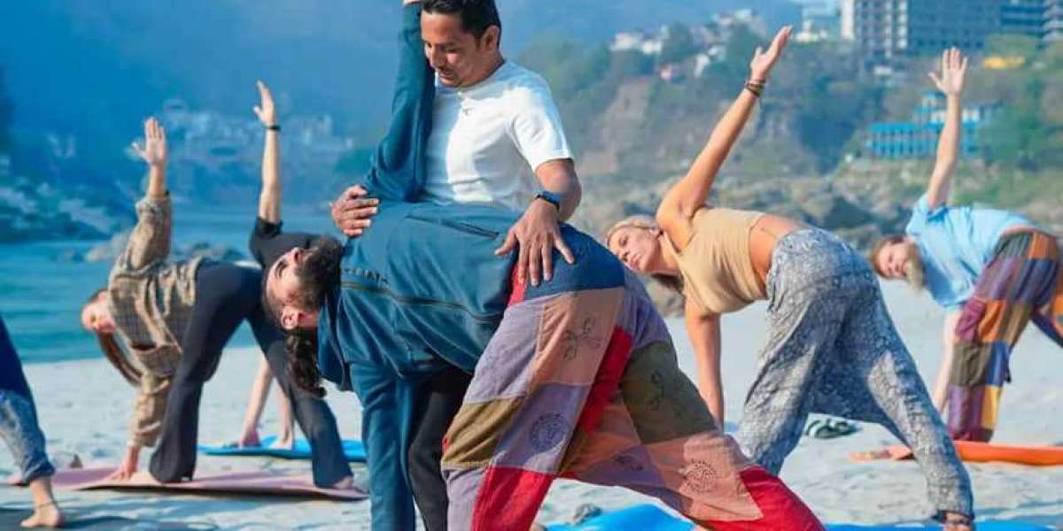 200 Hour Yoga TTC in Rishikesh