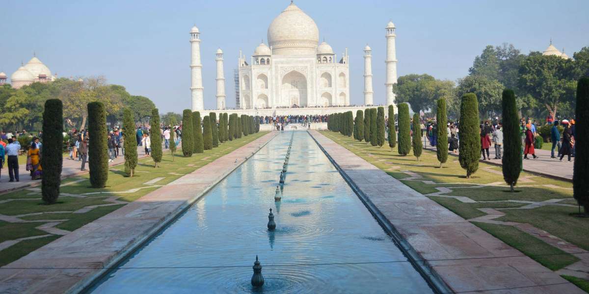 Travel to Taj Mahal From Delhi: Complete Guide