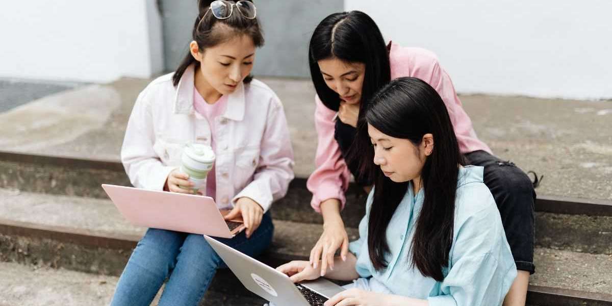 Top 10 AI Tools for UI/UX Designers in 2026