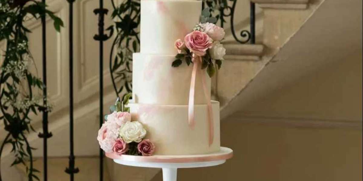 Elegant Wedding Cakes in Bristol: Designs, Trends & Best Cake Ideas for Your Big Day