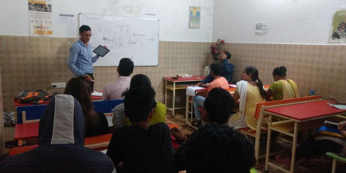 Hands-On Training: The Value of a Recruitment Apprenticeship for Career Starters