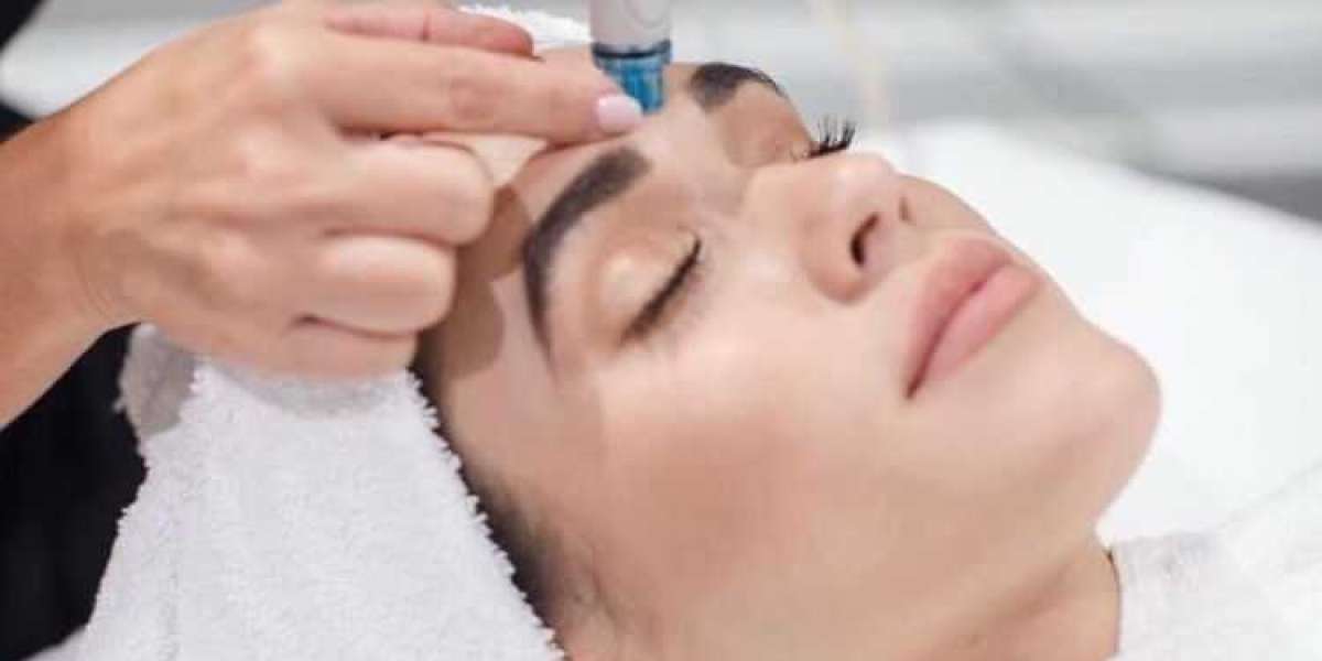 HydraFacial in Dubai: Rejuvenate Your Complexion Safely