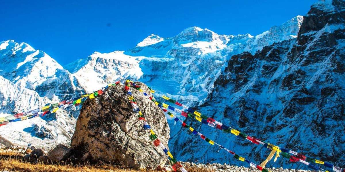 How to Manage Leg Fatigue During a Downhill Return Journey in Trekking