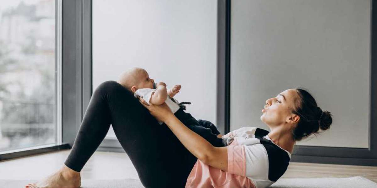Why More Mothers Are Choosing Postnatal Yoga Online Classes